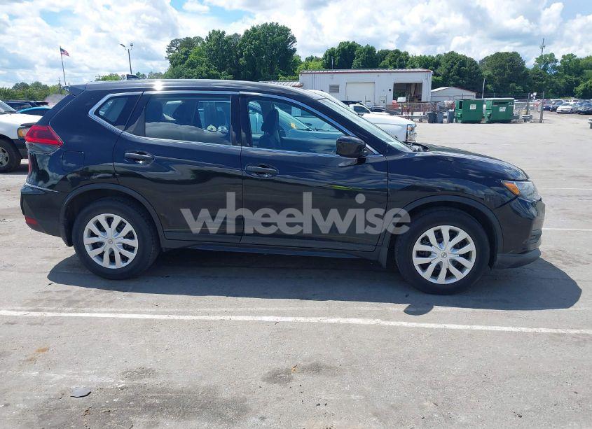 Photo 13 of 2018 Nissan Rogue S (VIN KNMAT2MT4JP549950)