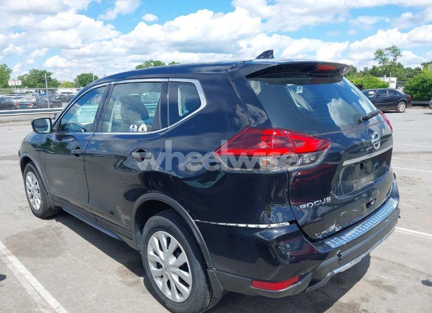 Photo 14 of 2018 Nissan Rogue S (VIN KNMAT2MT4JP549950)