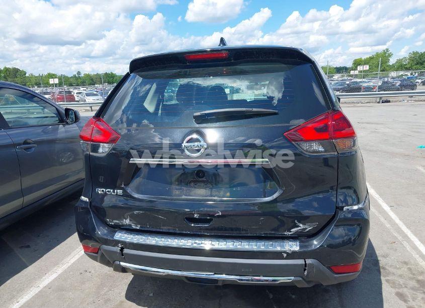 Photo 16 of 2018 Nissan Rogue S (VIN KNMAT2MT4JP549950)