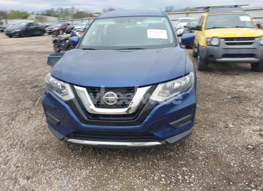 Photo 13 of 2018 Nissan Rogue S (VIN KNMAT2MT4JP568482)