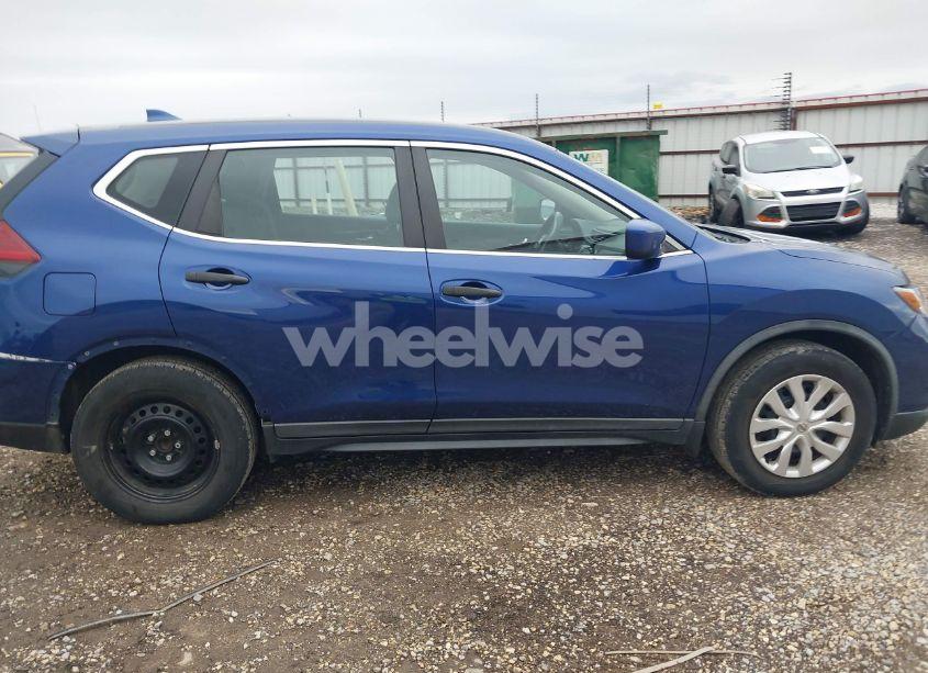 Photo 14 of 2018 Nissan Rogue S (VIN KNMAT2MT4JP568482)