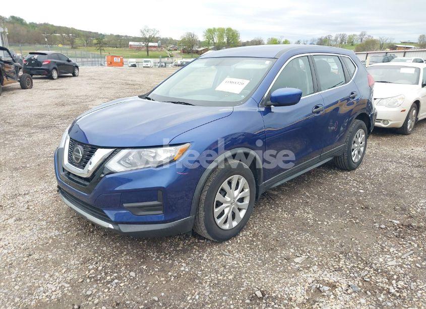 Photo 2 of 2018 Nissan Rogue S (VIN KNMAT2MT4JP568482)