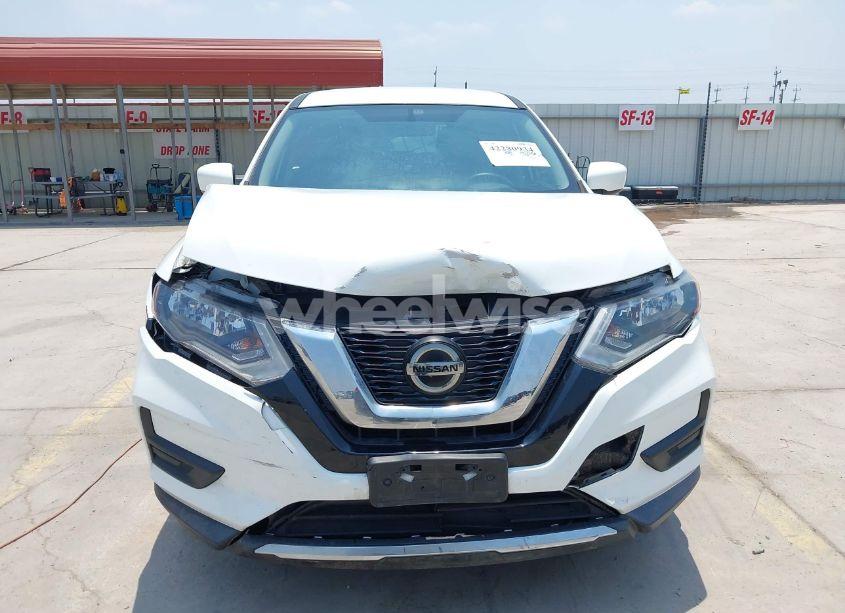 Photo 12 of 2018 Nissan Rogue S (VIN KNMAT2MT4JP596928)