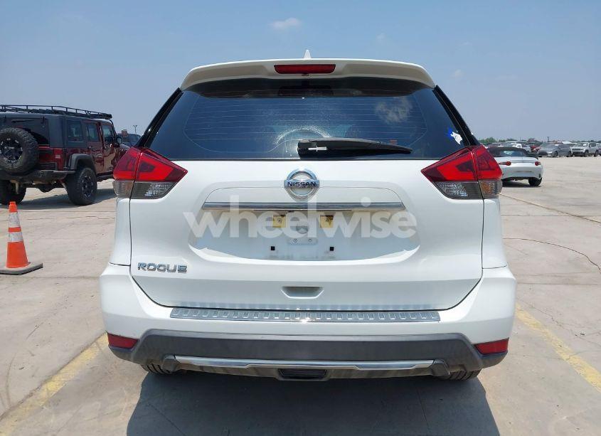 Photo 16 of 2018 Nissan Rogue S (VIN KNMAT2MT4JP596928)