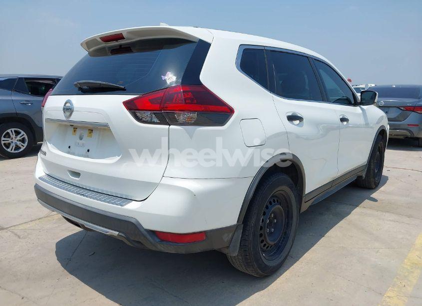 Photo 4 of 2018 Nissan Rogue S (VIN KNMAT2MT4JP596928)