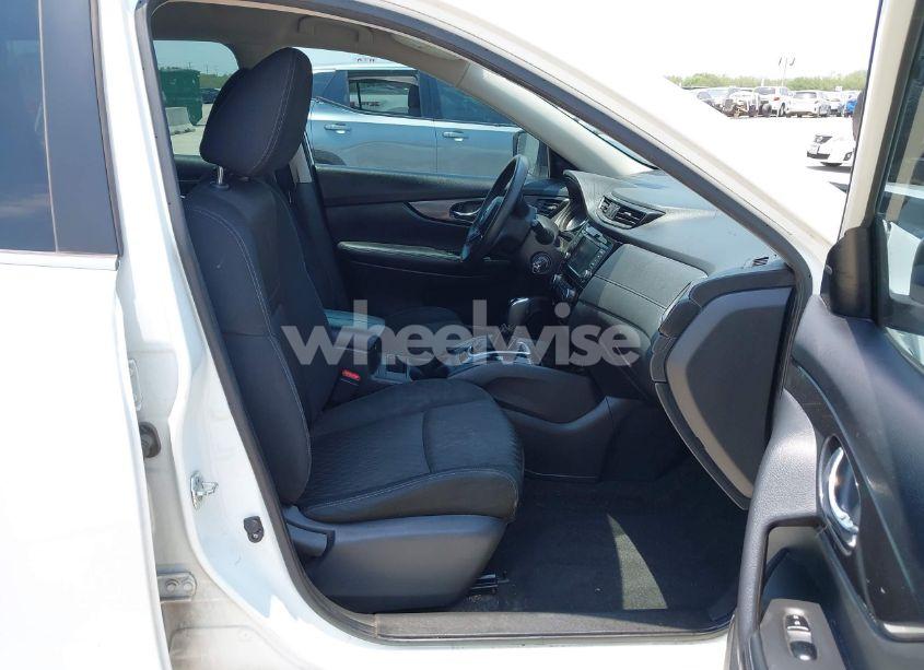 Photo 5 of 2018 Nissan Rogue S (VIN KNMAT2MT4JP596928)