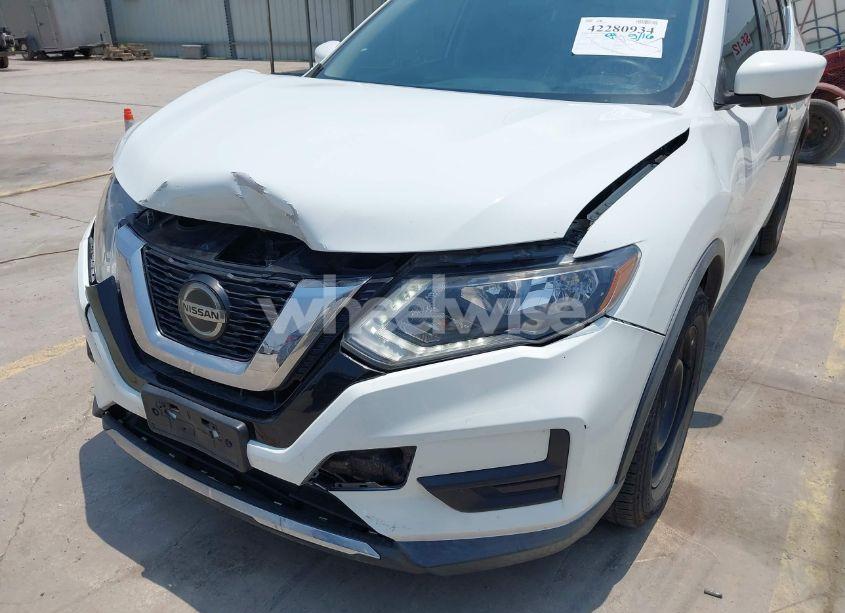 Photo 6 of 2018 Nissan Rogue S (VIN KNMAT2MT4JP596928)