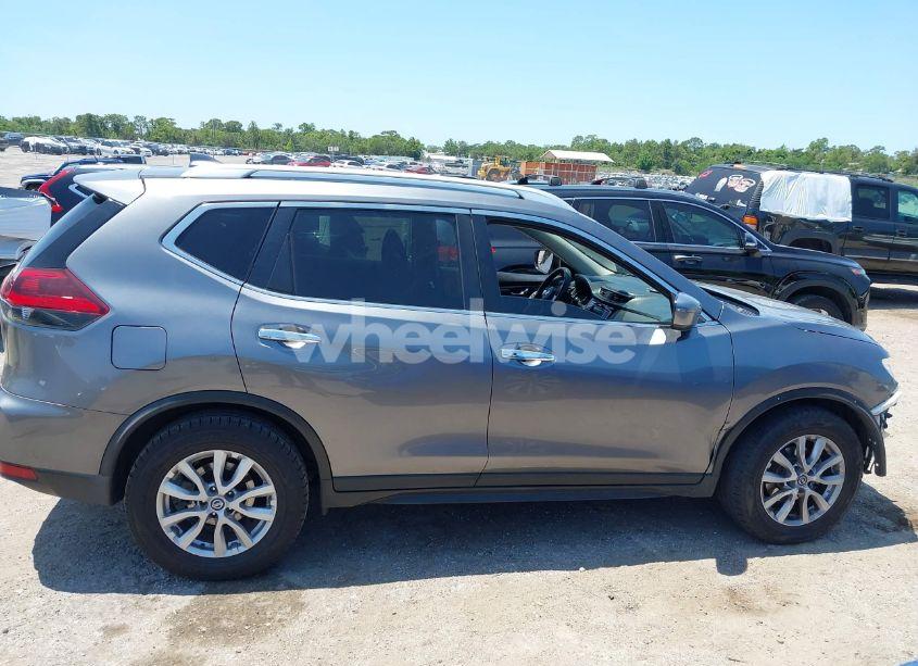 Photo 13 of 2019 Nissan Rogue SV (VIN KNMAT2MT4KP556656)
