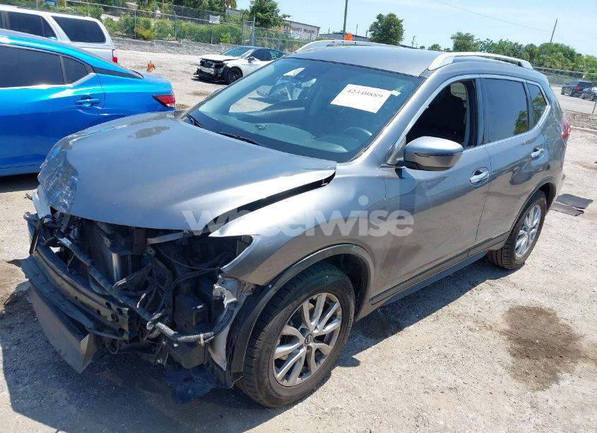Photo 2 of 2019 Nissan Rogue SV (VIN KNMAT2MT4KP556656)