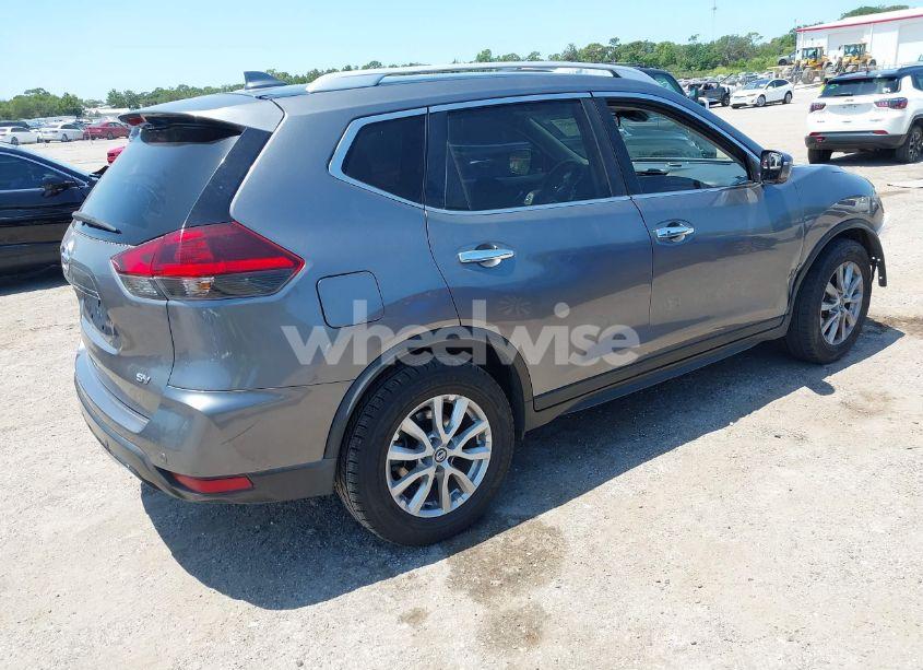 Photo 4 of 2019 Nissan Rogue SV (VIN KNMAT2MT4KP556656)