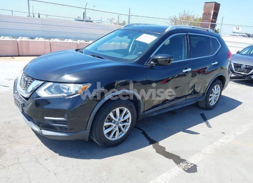 Photo 2 of 2020 Nissan Rogue SV FWD (VIN KNMAT2MT4LP526705)