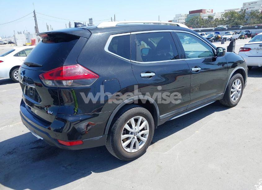 Photo 4 of 2020 Nissan Rogue SV FWD (VIN KNMAT2MT4LP526705)