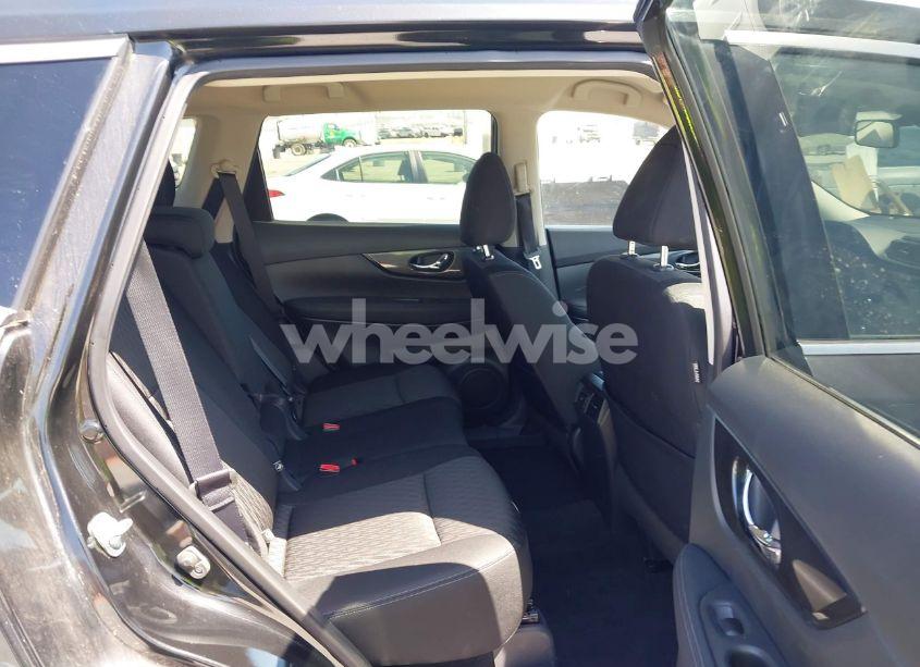 Photo 8 of 2020 Nissan Rogue SV FWD (VIN KNMAT2MT4LP526705)