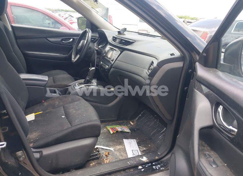 Photo 5 of 2017 Nissan Rogue SV (VIN KNMAT2MT5HP539308)