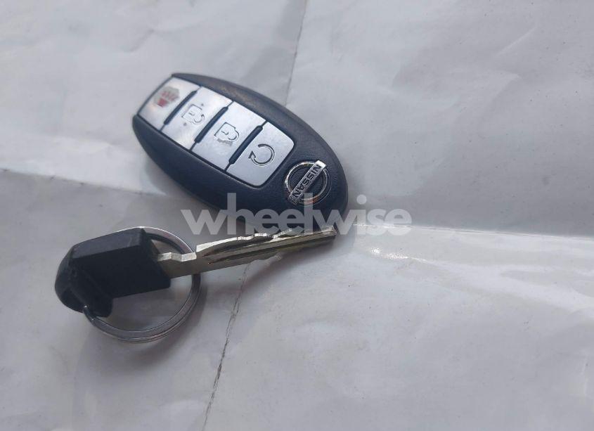 Photo 11 of 2017 Nissan Rogue SV (VIN KNMAT2MT5HP546386)