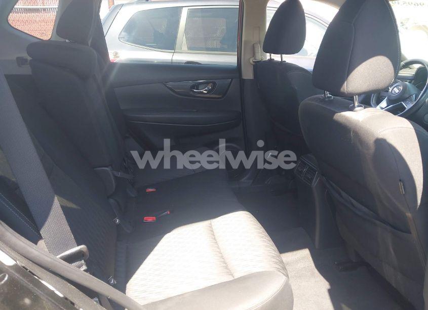 Photo 8 of 2017 Nissan Rogue SV (VIN KNMAT2MT5HP546386)