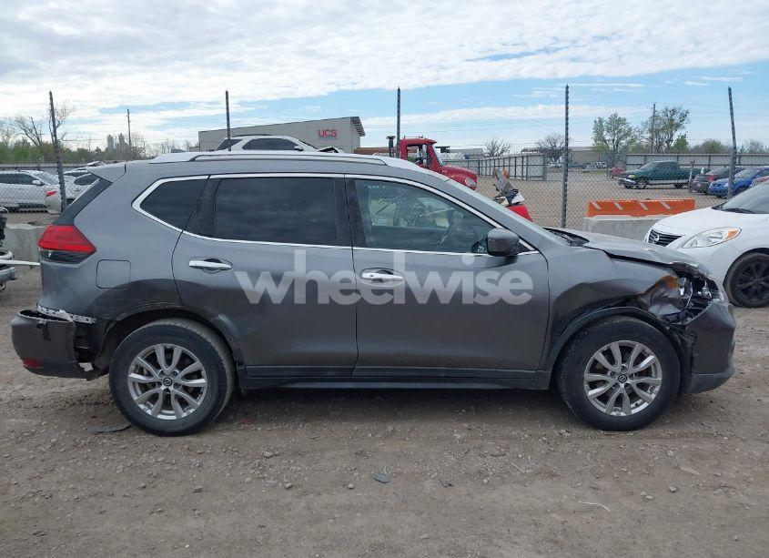 Photo 13 of 2017 Nissan Rogue SV (VIN KNMAT2MT5HP551491)