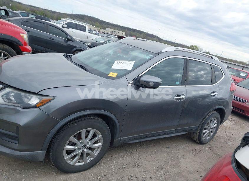 Photo 14 of 2017 Nissan Rogue SV (VIN KNMAT2MT5HP551491)