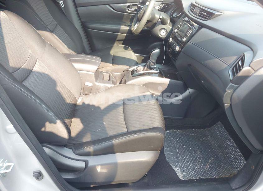 Photo 5 of 2017 Nissan Rogue S (VIN KNMAT2MT5HP579615)