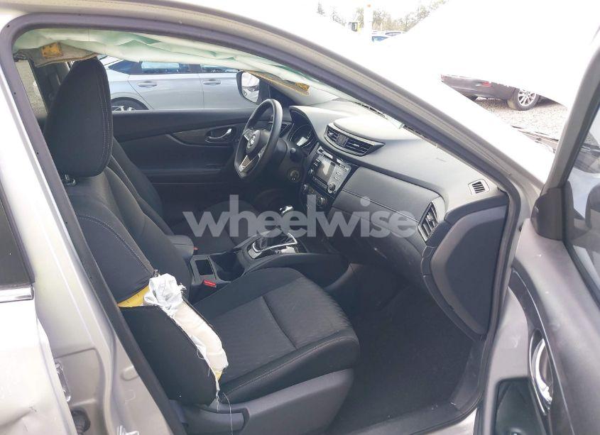 Photo 5 of 2017 Nissan Rogue S (VIN KNMAT2MT5HP582479)