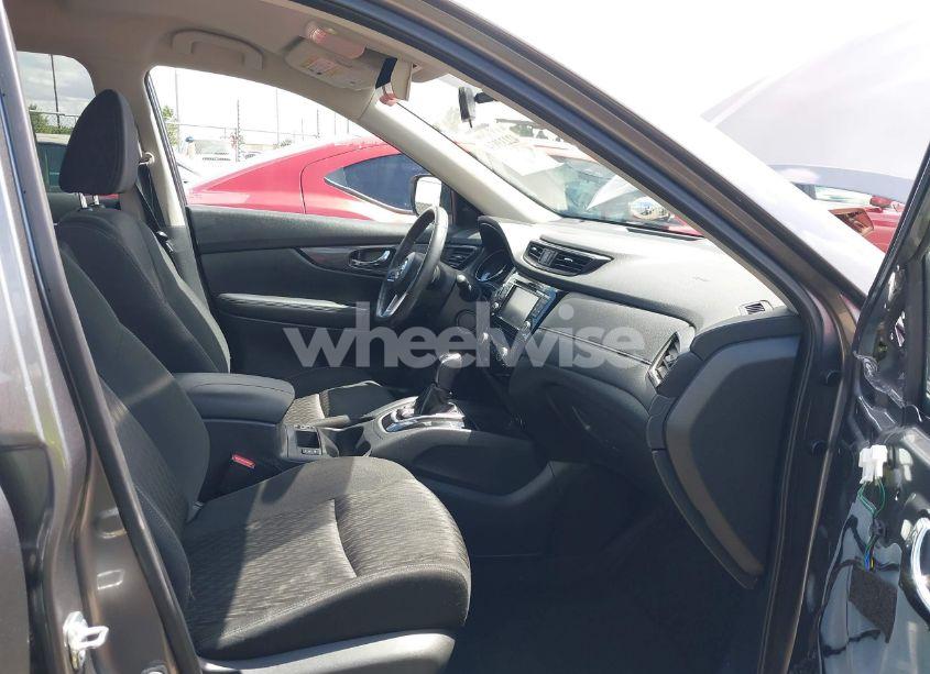 Photo 5 of 2017 Nissan Rogue SV (VIN KNMAT2MT5HP595944)