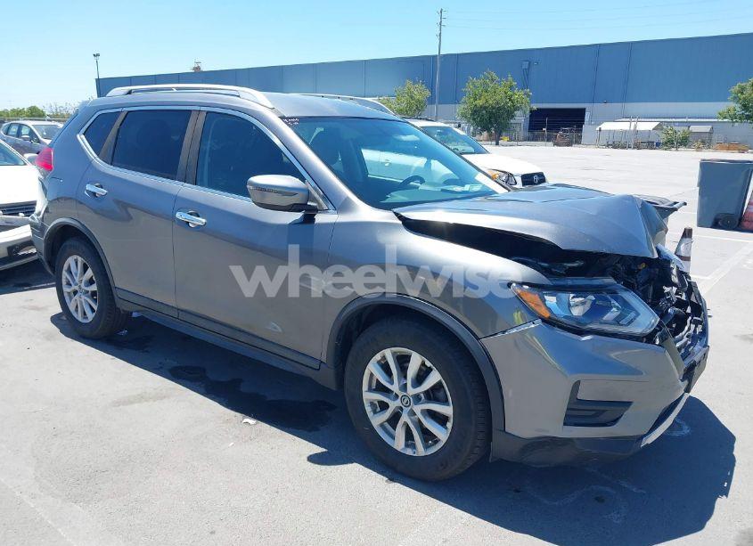 2017 Nissan Rogue SV (VIN KNMAT2MT5HP613813) main photo