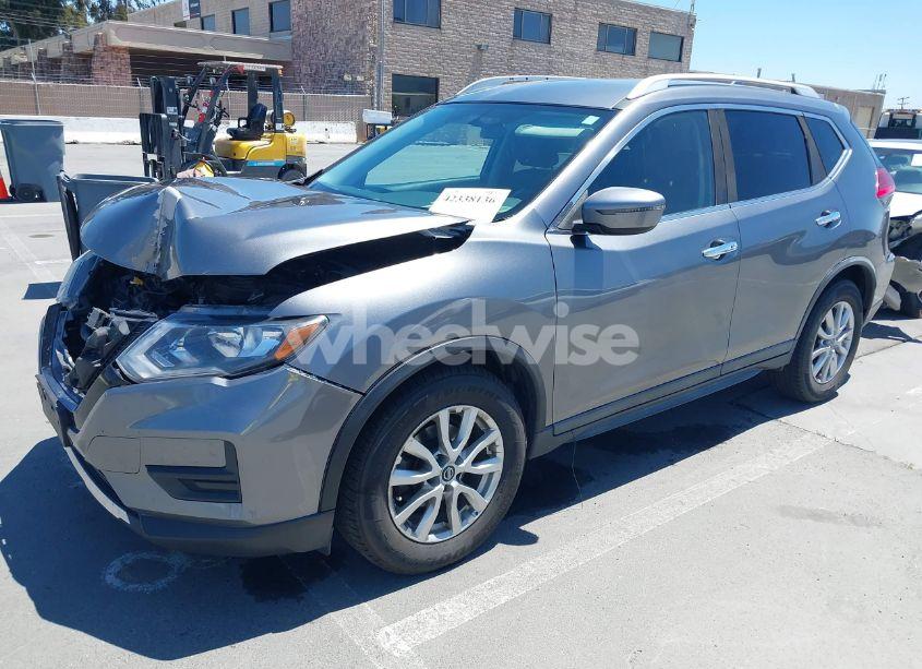 Photo 2 of 2017 Nissan Rogue SV (VIN KNMAT2MT5HP613813)