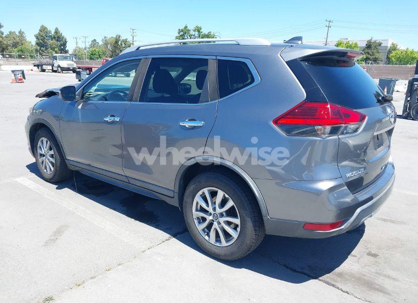 Photo 3 of 2017 Nissan Rogue SV (VIN KNMAT2MT5HP613813)