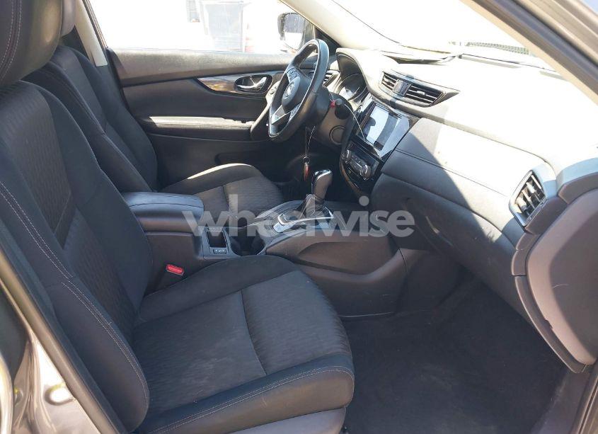 Photo 5 of 2017 Nissan Rogue SV (VIN KNMAT2MT5HP613813)