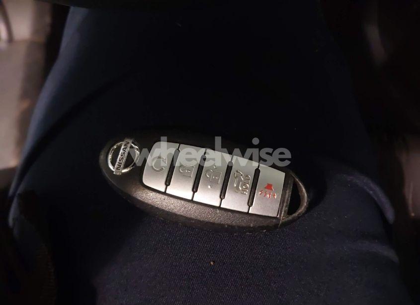 Photo 11 of 2018 Nissan Rogue SV (VIN KNMAT2MT5JP509277)