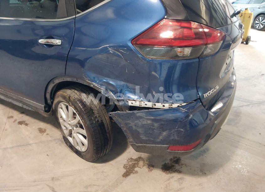 Photo 6 of 2018 Nissan Rogue SV (VIN KNMAT2MT5JP509277)