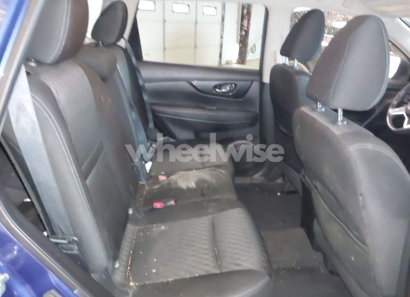 Photo 8 of 2018 Nissan Rogue SV (VIN KNMAT2MT5JP509277)