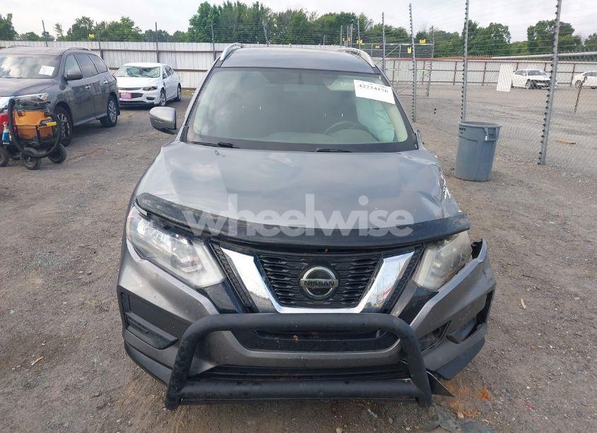 Photo 11 of 2018 Nissan Rogue SV (VIN KNMAT2MT5JP551285)