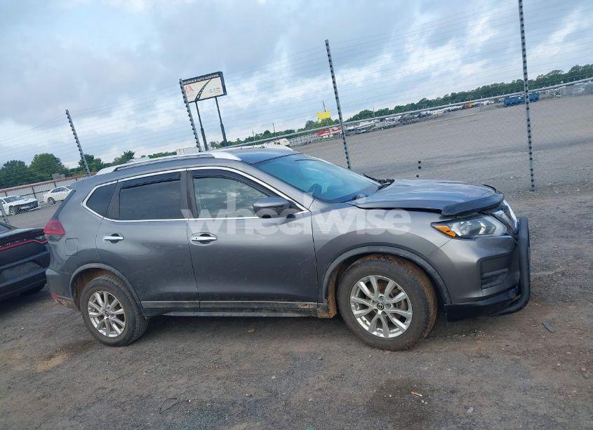 Photo 12 of 2018 Nissan Rogue SV (VIN KNMAT2MT5JP551285)