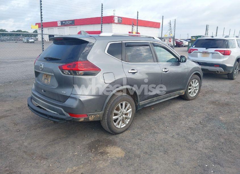 Photo 4 of 2018 Nissan Rogue SV (VIN KNMAT2MT5JP551285)