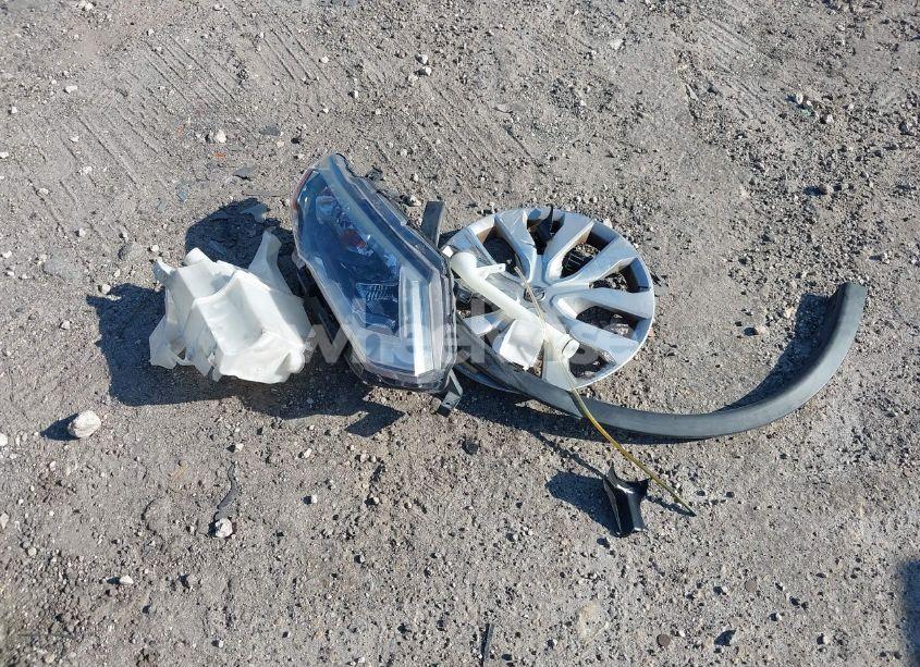 Photo 12 of 2018 Nissan Rogue S (VIN KNMAT2MT5JP557166)