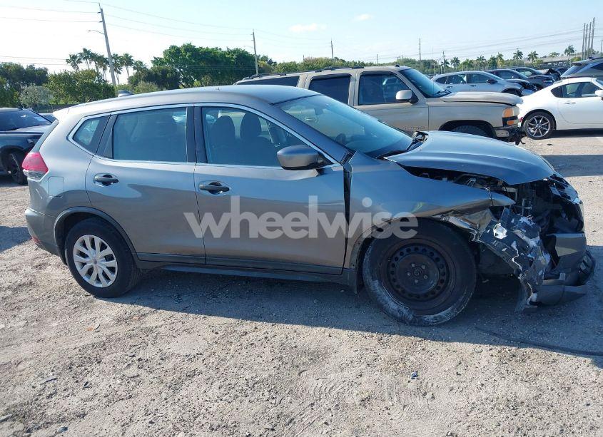 Photo 14 of 2018 Nissan Rogue S (VIN KNMAT2MT5JP557166)