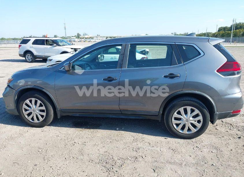 Photo 15 of 2018 Nissan Rogue S (VIN KNMAT2MT5JP557166)