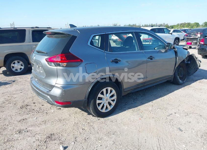 Photo 4 of 2018 Nissan Rogue S (VIN KNMAT2MT5JP557166)