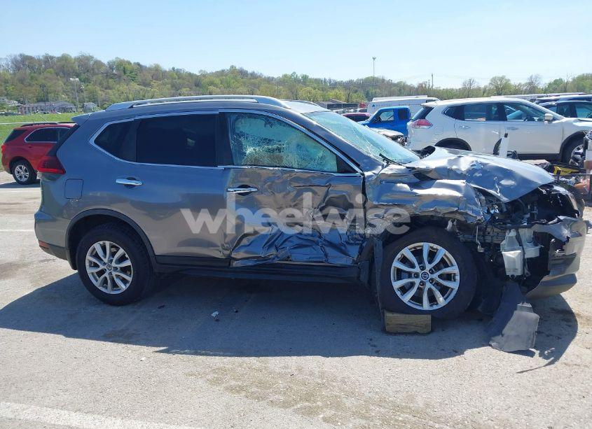 Photo 13 of 2018 Nissan Rogue SV (VIN KNMAT2MT5JP607094)