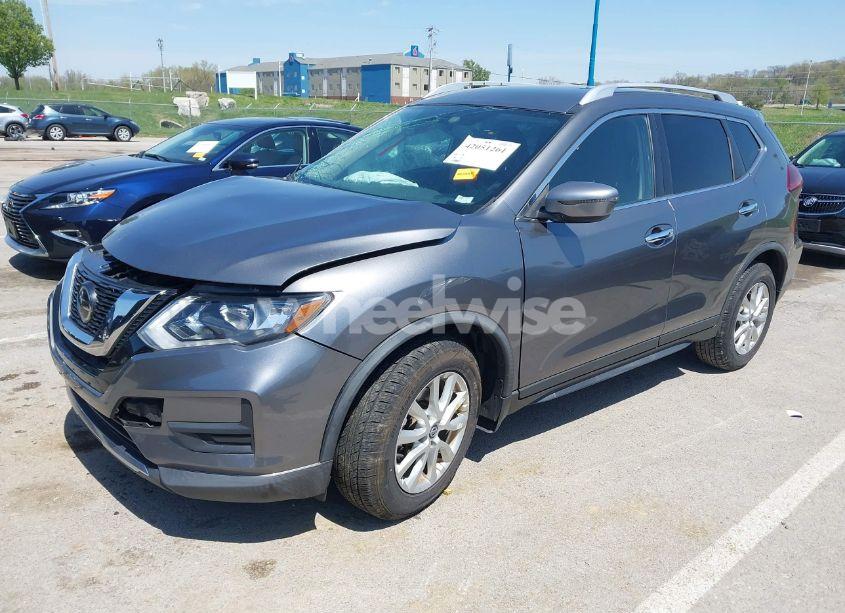 Photo 2 of 2018 Nissan Rogue SV (VIN KNMAT2MT5JP607094)