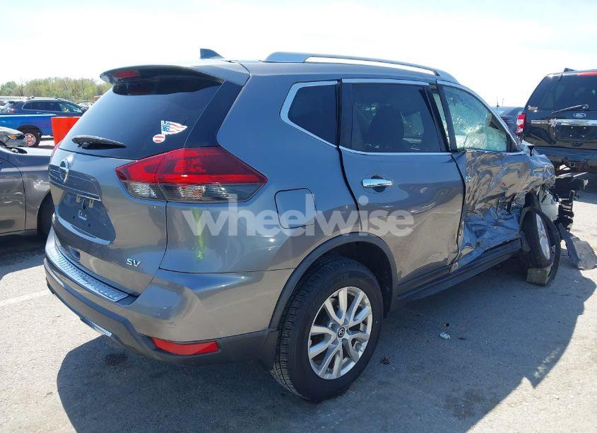 Photo 4 of 2018 Nissan Rogue SV (VIN KNMAT2MT5JP607094)