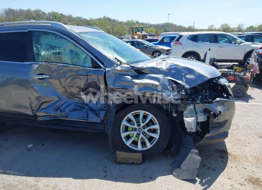 Photo 6 of 2018 Nissan Rogue SV (VIN KNMAT2MT5JP607094)