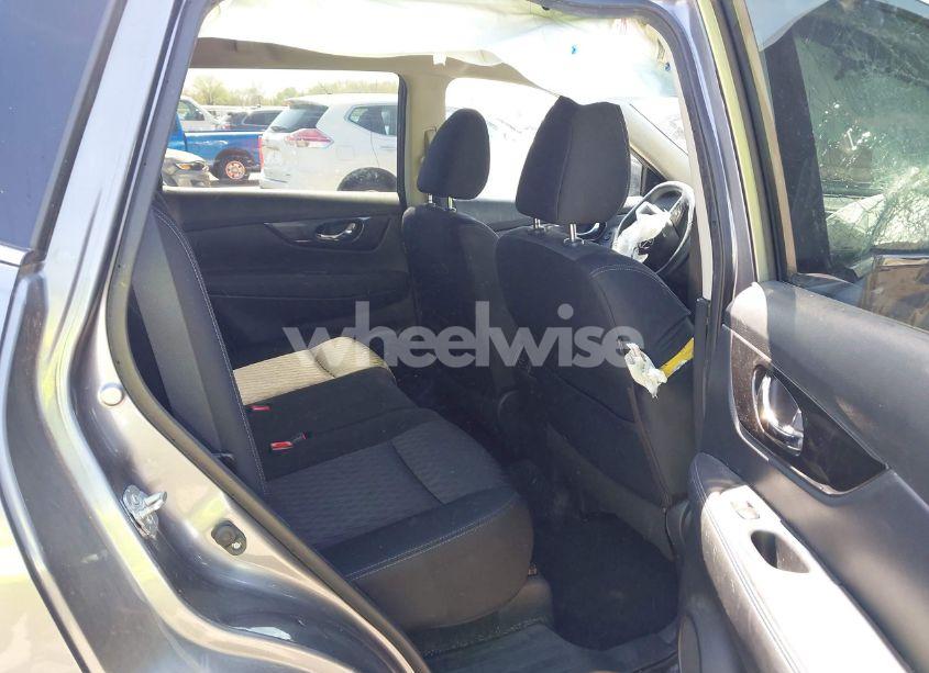 Photo 8 of 2018 Nissan Rogue SV (VIN KNMAT2MT5JP607094)