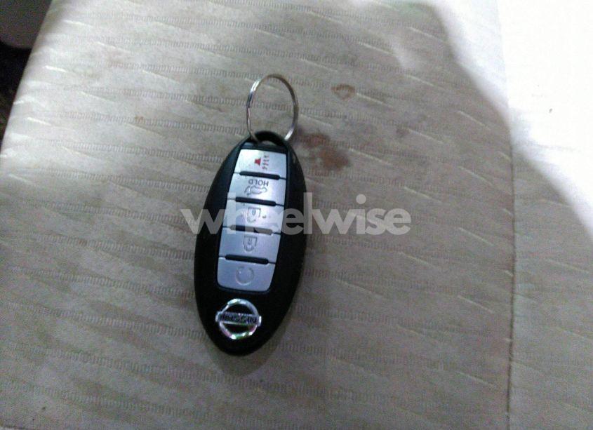 Photo 11 of 2018 Nissan Rogue SV (VIN KNMAT2MT5JP607760)