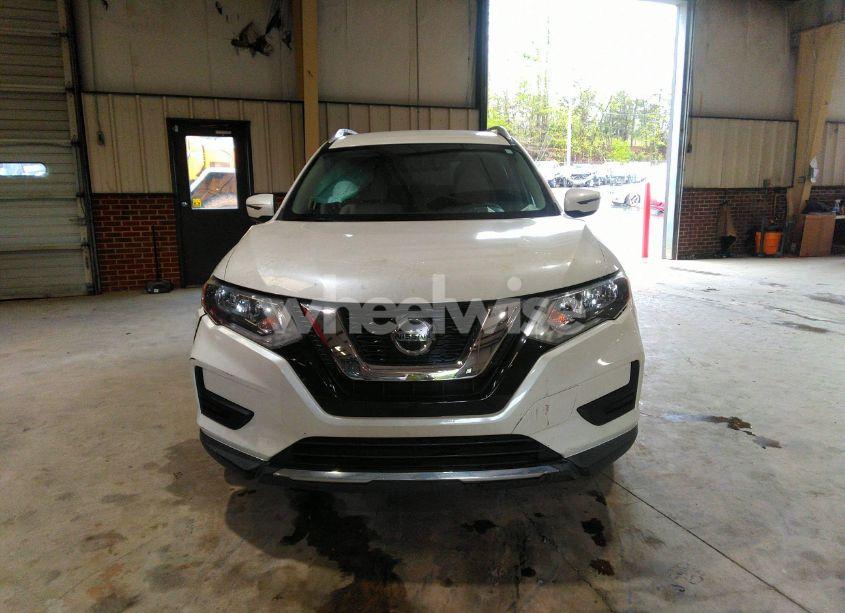 Photo 12 of 2018 Nissan Rogue SV (VIN KNMAT2MT5JP607760)