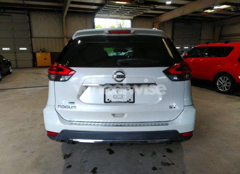 Photo 16 of 2018 Nissan Rogue SV (VIN KNMAT2MT5JP607760)