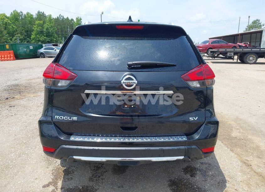 Photo 16 of 2018 Nissan Rogue SV (VIN KNMAT2MT5JP620962)