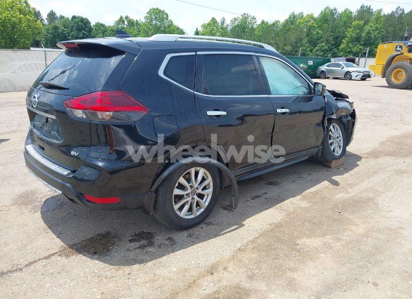 Photo 4 of 2018 Nissan Rogue SV (VIN KNMAT2MT5JP620962)
