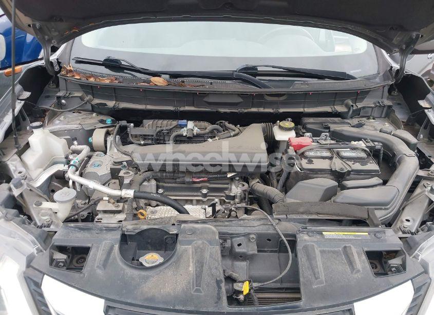 Photo 10 of 2019 Nissan Rogue SV (VIN KNMAT2MT5KP526338)
